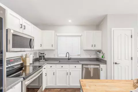 Kitchen - 2882 E Morgan Dr, Gilbert, AZ 85295 photo 3 of 3
