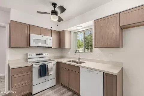 Kitchen - 4420 E Hobart St, Mesa, AZ 85205 photo 2 of 3