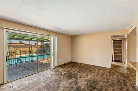 Living - 3448 W Dailey St, Phoenix, AZ 85053 photo 6 of 6