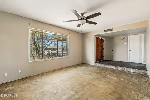Living - 3448 W Dailey St, Phoenix, AZ 85053 photo 2 of 6