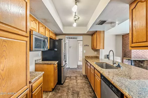 Kitchen - 3448 W Dailey St, Phoenix, AZ 85053 photo 1 of 4