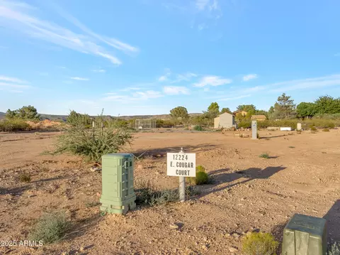 12224 E Cougar Ct #-, Cornville, AZ 86325