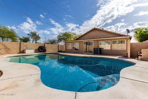 374 N Bay Dr, Gilbert, AZ 85233