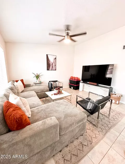 902 W Malibu Dr, Tempe, AZ 85282