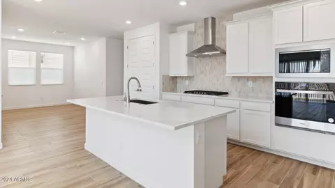 27367 N 69th Dr, Peoria, AZ 85383
