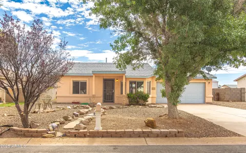 118 Tomahawk Dr, Huachuca City, AZ 85616
