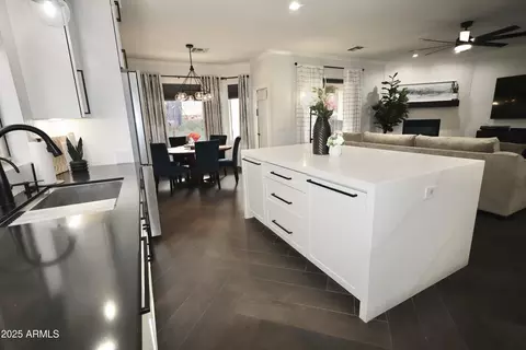 Kitchen - 981 E Stottler Ct, Gilbert, AZ 85296 photo 6 of 6