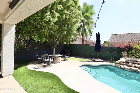 Exterior - 981 E Stottler Ct, Gilbert, AZ 85296 photo 4 of 7