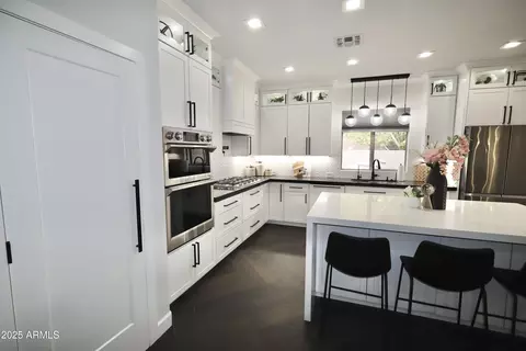 Kitchen - 981 E Stottler Ct, Gilbert, AZ 85296 photo 2 of 6
