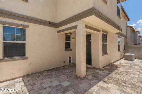 Exterior - 516 N Ranger Trl, Gilbert, AZ 85234 photo 5 of 6