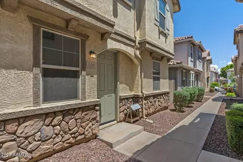 Exterior - 516 N Ranger Trl, Gilbert, AZ 85234 photo 2 of 6