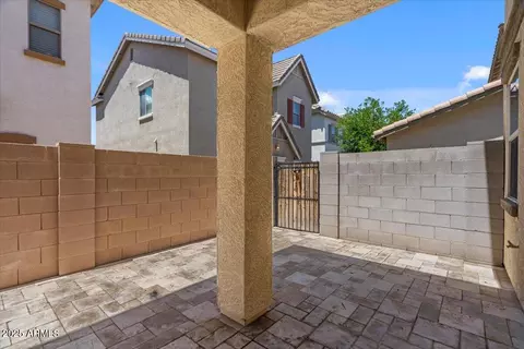 Exterior - 516 N Ranger Trl, Gilbert, AZ 85234 photo 3 of 6