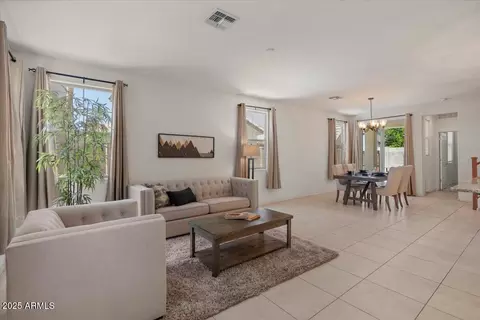 Living - 516 N Ranger Trl, Gilbert, AZ 85234 photo 1 of 1