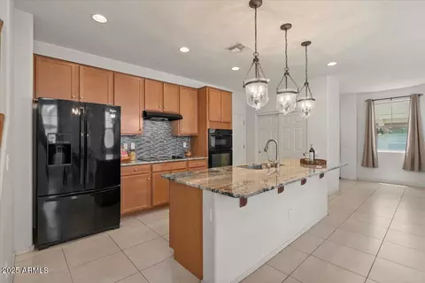Kitchen - 516 N Ranger Trl, Gilbert, AZ 85234 photo 3 of 4