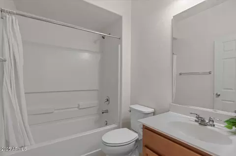 Bath - 516 N Ranger Trl, Gilbert, AZ 85234 photo 1 of 3