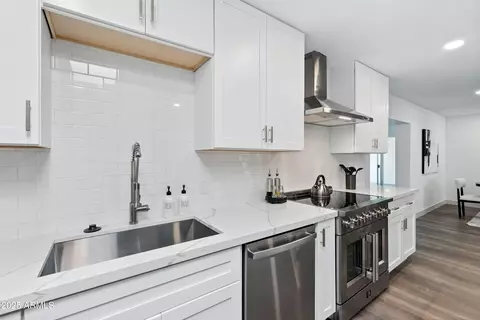 Kitchen - 2502 E Fairfield St, Mesa, AZ 85213 photo 6 of 7