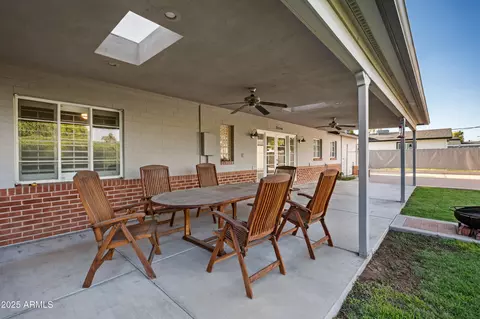 Exterior - 3501 N 34th Pl, Phoenix, AZ 85018 photo 5 of 9