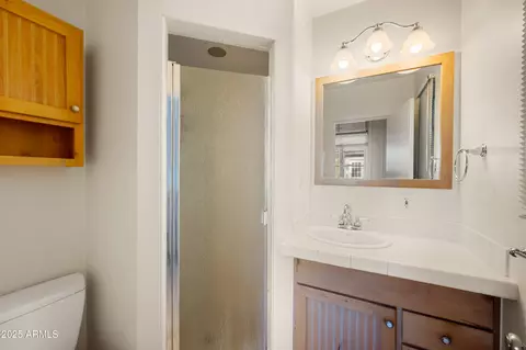 Bath - 3501 N 34th Pl, Phoenix, AZ 85018 photo 2 of 2