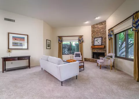 Living - 2537 E Vogel Ave E, Phoenix, AZ 85028 photo 1 of 1