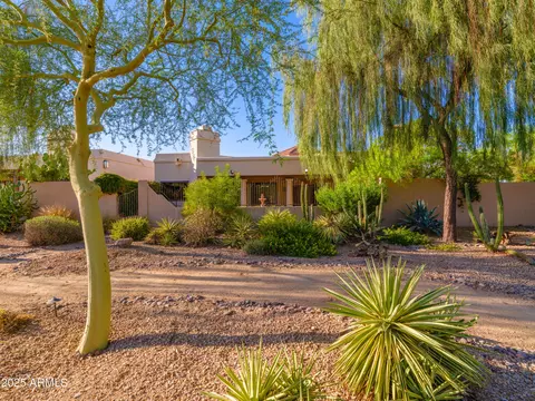 Exterior - 2537 E Vogel Ave E, Phoenix, AZ 85028 photo 3 of 8