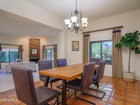 Dining - 2537 E Vogel Ave E, Phoenix, AZ 85028 photo 1 of 1