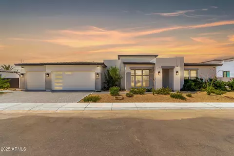 3317 W Desert Dawn Dr, Phoenix, AZ 85083
