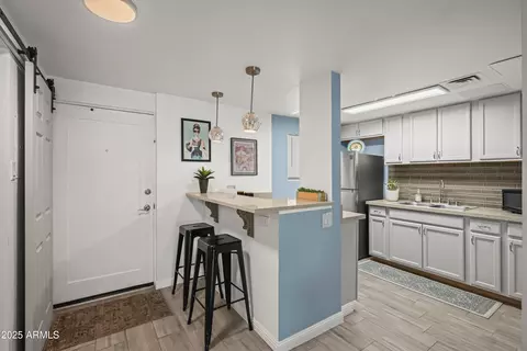 6125 E Indian School Rd #207, Scottsdale, AZ 85251