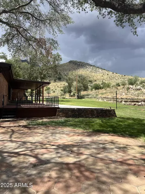 9990 E Muffin Ln, Hereford, AZ 85615