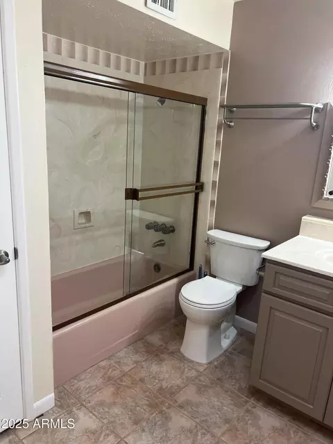 Bath - 9990 E Muffin Ln, Hereford, AZ 85615 photo 1 of 5