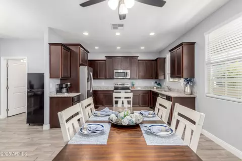 Entry Way - 244 N 69th Pl, Mesa, AZ 85207 photo 1 of 3