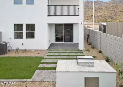 Exterior - 1129 E Kachina Trl, Phoenix, AZ 85042 photo 3 of 9
