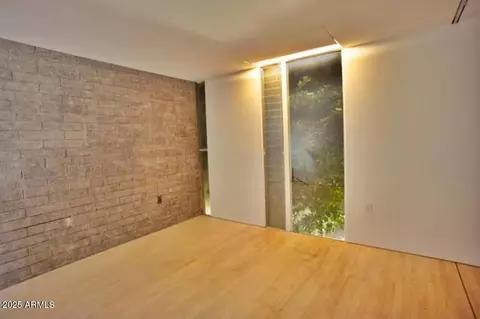 4401 N 40th St #9, Phoenix, AZ 85018