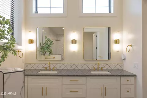 Bath - 16322 E Fairview St, Gilbert, AZ 85295 photo 9 of 13