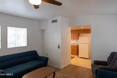 Living - 1111 W Cinnabar Ave, Phoenix, AZ 85021 photo 1 of 1