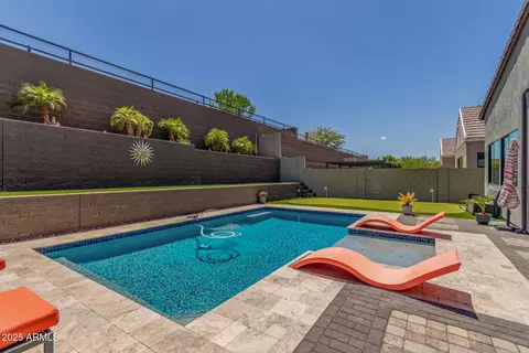Exterior - 1329 E Monte Way, Phoenix, AZ 85042 photo 16 of 19