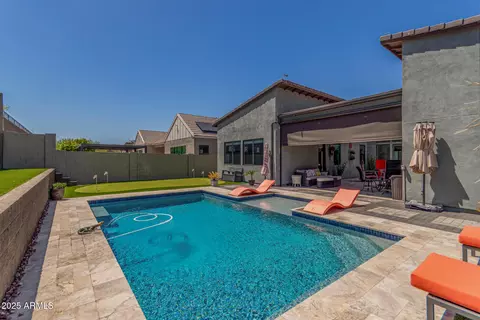Exterior - 1329 E Monte Way, Phoenix, AZ 85042 photo 15 of 19