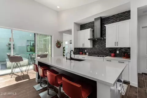 Kitchen - 1329 E Monte Way, Phoenix, AZ 85042 photo 3 of 5