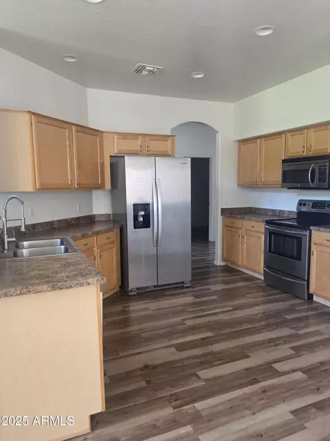 Kitchen - 2639 E Darrel Rd, Phoenix, AZ 85042 photo 1 of 1
