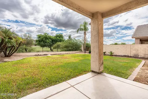 Exterior - 2639 E Darrel Rd, Phoenix, AZ 85042 photo 3 of 6