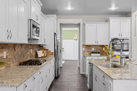 Kitchen - 10515 E Sheffield Dr, Mesa, AZ 85212 photo 5 of 5