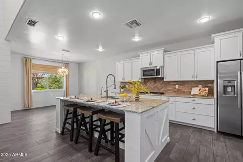 Kitchen - 10515 E Sheffield Dr, Mesa, AZ 85212 photo 2 of 5