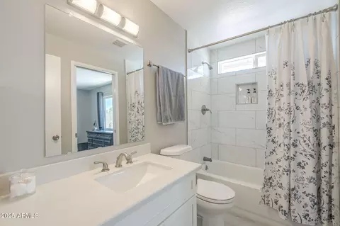 Bath - 4127 E Modoc Dr, Phoenix, AZ 85044 photo 3 of 3