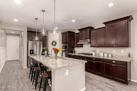 Kitchen - 9909 E Theia Dr, Mesa, AZ 85212 photo 3 of 4