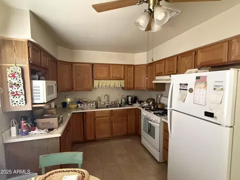 120 W Gary Way, Phoenix, AZ 85041 photo 2