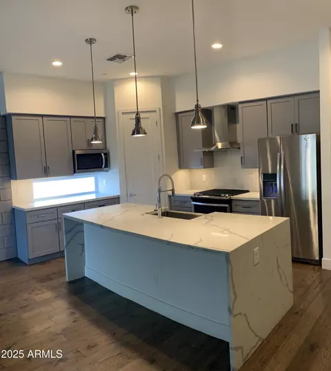 1111 E Missouri Ave #4, Phoenix, AZ 85014