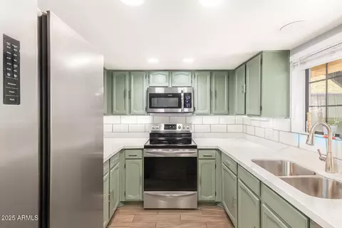 8214 N 21st Dr #A104, Phoenix, AZ 85021