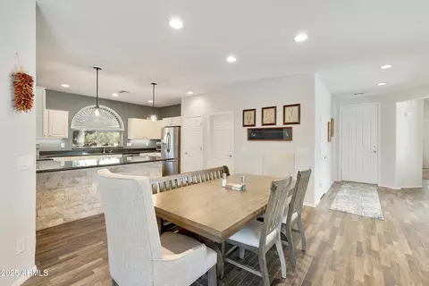 Dining - 4081 E Sourwood Dr, Gilbert, AZ 85298 photo 1 of 2