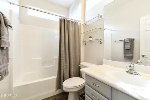 Bath - 4081 E Sourwood Dr, Gilbert, AZ 85298 photo 3 of 3