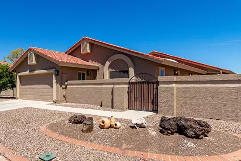 10906 E Navajo Dr, Sun Lakes, AZ 85248