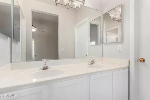 Bath - 4029 W Hackamore Dr, Phoenix, AZ 85083 photo 1 of 3